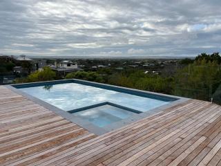 Ocean Panorama with heated spa and pool - Rye - 0