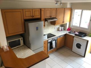 Regina Gardens - Spacious 3 bed, 2 bath maisonette - 3