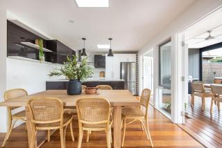 Elizabeth Lodge with Spa Walk to beach - 2