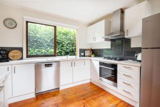 Collins Street House in Red Hill - 1