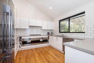 Bay Views From Drury Lane with Solar Heated Pool and Gas Heated Spa - Dromana - 5