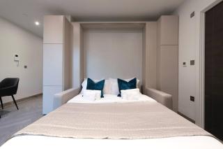 Urban Delight Central Reading Studio CHRL F8 - 6