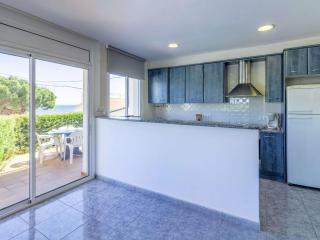 Planta baja tranquila con terraza, wifi, garaje, satélite a 50m de la playa en Les Tonyines, Llançà - ES-228-13 - Llança - 3