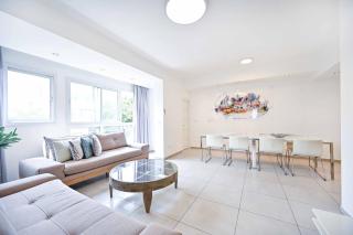 Newly Renovated 3BR in Beach-Centered by HolyGuest - Tel Aviv - 8