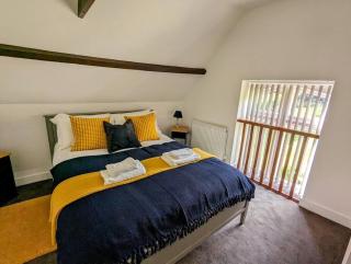 The Snug at Cefn Tilla Court - Usk - 9