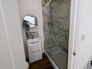 The Snug at Cefn Tilla Court - Usk - 3
