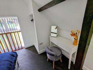The Snug at Cefn Tilla Court - Usk - 1