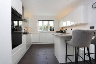 GLEN HURST by BOURNECOAST - A Modern Detached Town Centre Holiday Home with a Snug, Games Room and Garden - HB3114 - 6