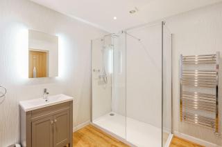 Peregrine Cottage with Hot Tub - 3