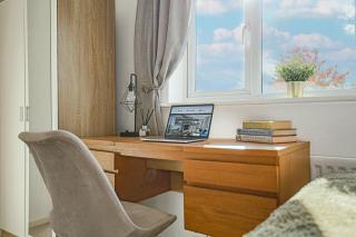 Emerald House - Prime Location - Driveway Parking, Pool Table, Fast Wifi, Self Check-In and Sky TV by Yoko Property - 4