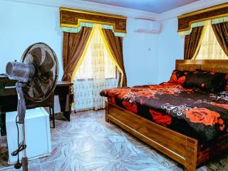 Lugbe Guest House by Select on Airport Rd, 3rooms, 3 King-sized Beds - 0