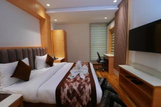 Country Green Hotel & Banquet - 8