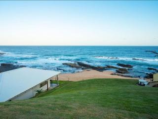 Sea-Cottage Beachfront Accommodation - Sheffield Beach - 9