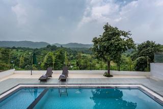 SaffronStays Ivory Mansion - 9