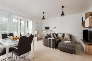The Sunny Riverside Flat - Praga - 0
