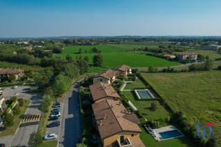 DesenzanoLoft Official Partner MARRIOTT Homes & Villas - Oasis Apartment with garden and pool - Desenzano del Garda - 8
