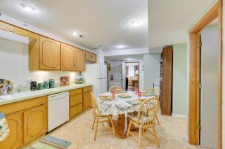 Fort Calhoun Home with Screened Porch and Playground! - - 4