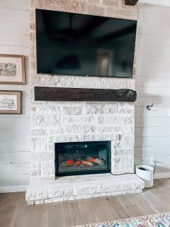 Scimitar Guesthouse, Firepit, sleeps 3 - Fredericksburg - 3