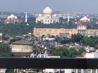 Luxury Penthouse with Taj Mahal view - Agra - 3