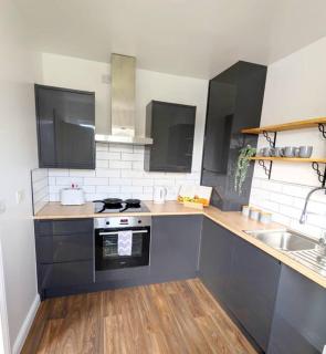 2-Bed, Sleeps 5, 1 Bath, Parking, WiFi - Ipswich - 4