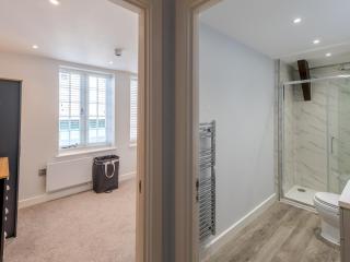Pass the Keys Dahlia Contemporary town centre apartment - Shrewsbury - 1