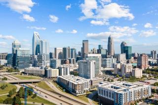 Charming 1BR Condo - Full Kitchen - Uptown Living - Charlotte - 5