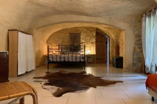 Appartement dans ancien mas rénové avec piscine partagée ouverte de 9h30 à 11h30 et de 16h30 à 18h30 - 8