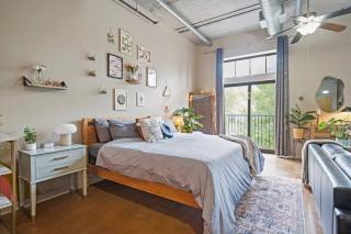 Fun & Eccentric + Uptown + Getaway + King Studio - Charlotte - 4