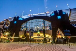 Fun & Eccentric + Uptown + Getaway + King Studio - Charlotte - 2