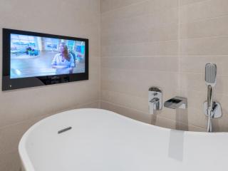 Pass the Keys 1 bed Albury Contemporary Apartment with Secure Parking - Shrewsbury - 1