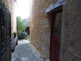 Maison de la Ruelle au cœur de la Bastide de Domme avec cour terrasse - 4