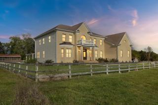 Bull Run Estate- Luxury Retreat with Scenic Views home - Haymarket - 0