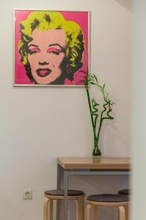 Miss. Monroe Apartment - 6