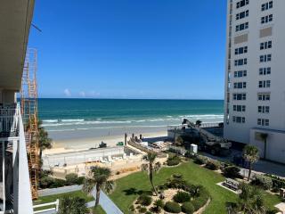 Turtle Time in Castaways Resort - Daytona Beach - 0