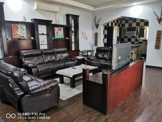 Fig House Villa with Heated Swimming Pool & Firepit - 3