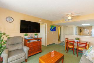 Spacious Oceanfront 2 Bedroom Suite - Sleeps 8! - Roxanne Towers Unit 406 - 5