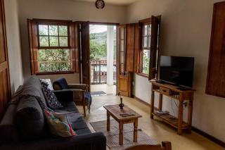 Charme Colonial, Pet Friendly, com garagem e deck com vista para Serra de São José - 1