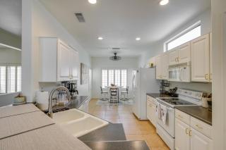 Near Golf Courses Surprise Home with Private Pool - Surprise - 2
