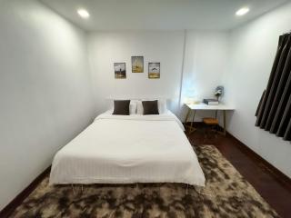 Thonglor 25 Classic Home 5BR/7Beds/14PPL - Ban Na Song - 5