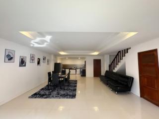 Thonglor 25 Classic Home 5BR/7Beds/14PPL - Ban Na Song - 2