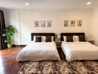 Thonglor 25 Classic Home 5BR/7Beds/14PPL - Ban Na Song - 4