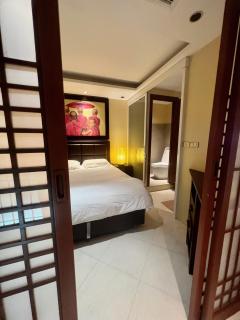 Luxury Apartment Kata Beach The Accenta - 0