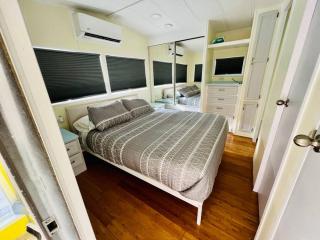 Sunshine Tiny Home Pinecraft - Sarasota - 7