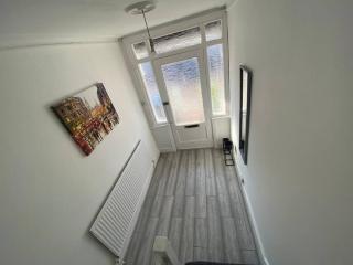 Spacious 3BR Home Family & Contractor Friendly - Thornton Heath - 1