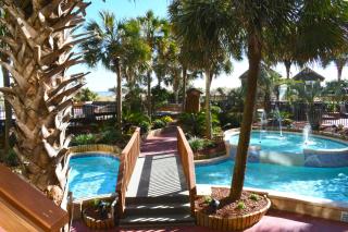 Beachfront condo w balcony & hot tubs - 8
