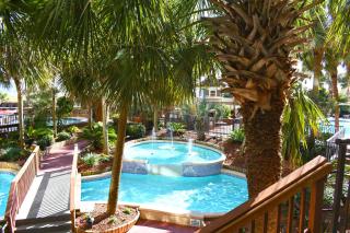 Beachfront condo w balcony & hot tubs - 3