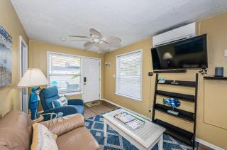 Sunset Beach Bungalow 1 - St Pete Beach - 8