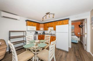 Sunset Beach Bungalow 3 - St Pete Beach - 3