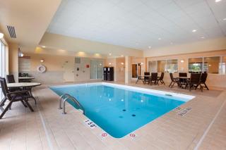 Best Western Plus Muskoka Inn - Huntsville - 4