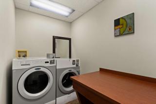 Best Western Plus Orangeville Inn & Suites - Orangeville - 2